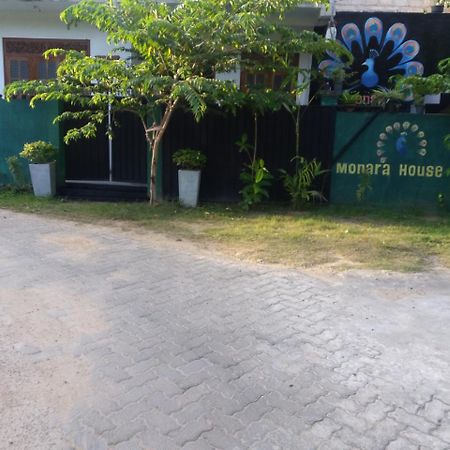 Monara Backpacker Inn Unawatuna Buitenkant foto